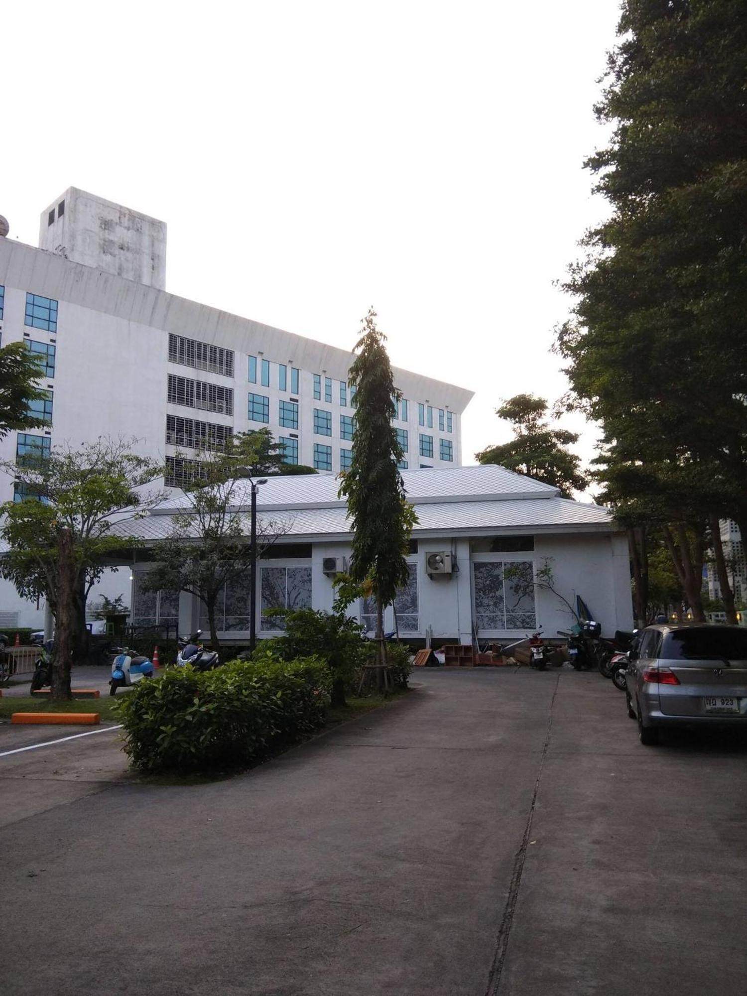 Savi Rooms Deluxe3 Nr Bangkokpiyavet Hospital Exterior photo